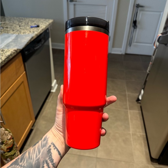 30 oz neon orange stanley BNWOT - Picture 3 of 6